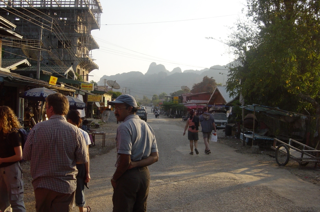 Day 1 - I fall in Love With Vang Vieng : Laos (Dec'04) 12