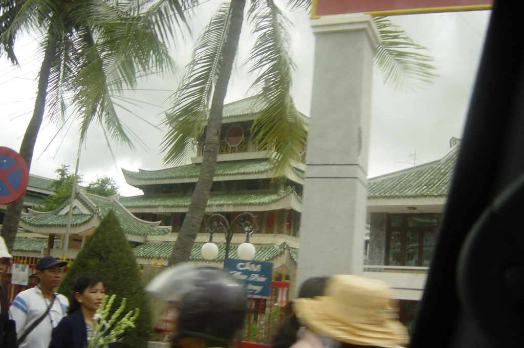 Day Trip To Am Chua Temple : Vietnam (Jul'04) 6