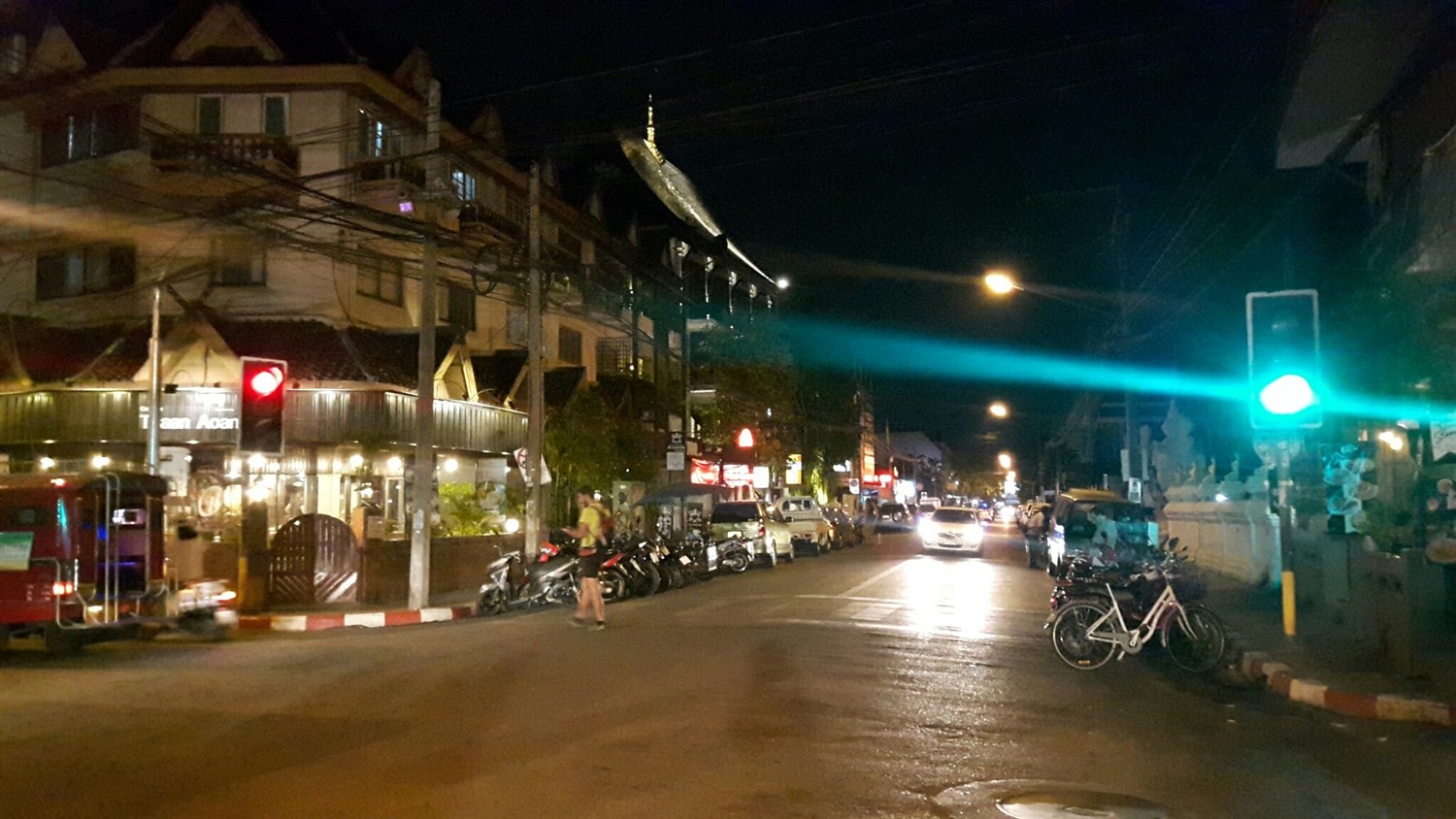 Day 3 - Walking Around Chiang Mai City & Night Market : Thailand (Apr'17) 10