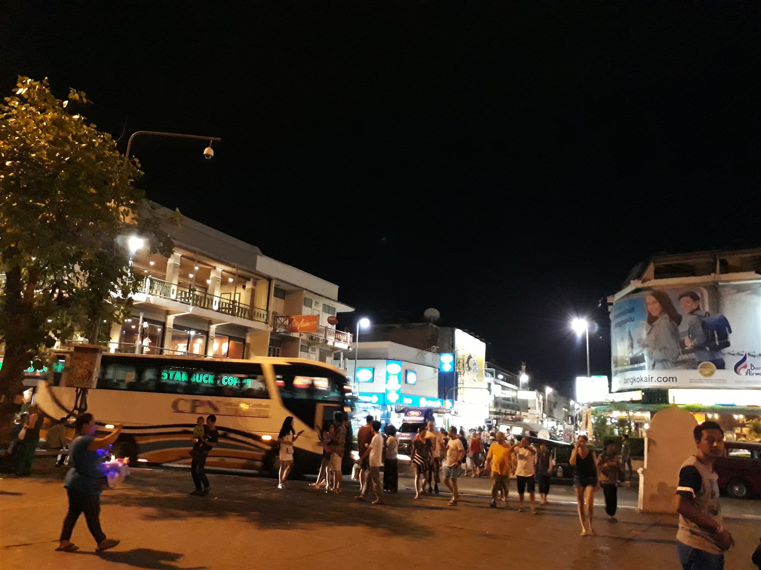 Day 3 - Walking Around Chiang Mai City & Night Market : Thailand (Apr'17) 5