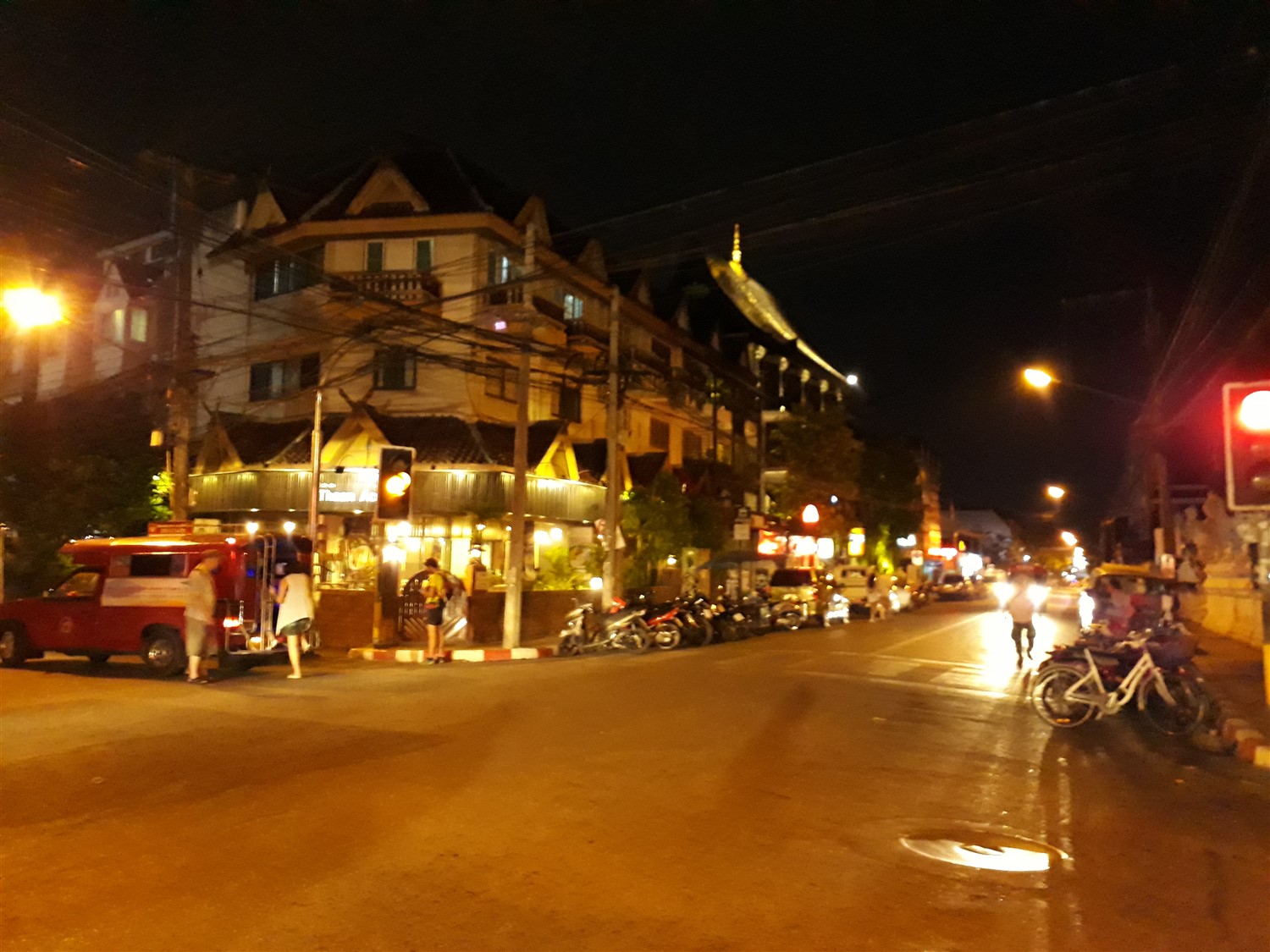 Day 3 - Walking Around Chiang Mai City & Night Market : Thailand (Apr'17) 7