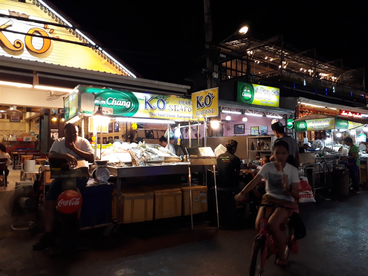 One Day Trip To Hua Hin & Night Market : Thailand (May'17) 15