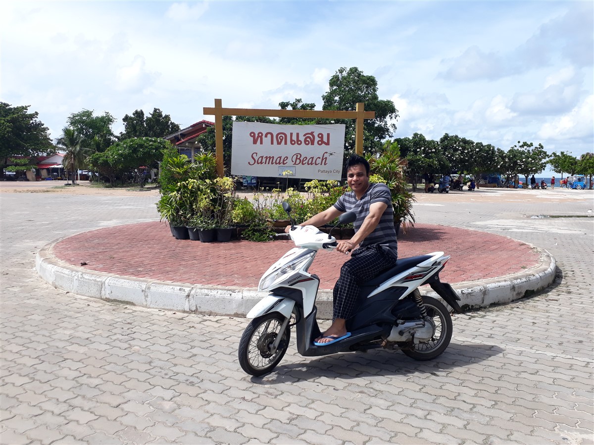 Exploring Koh Larn Island by Motorbike : Pattaya, Thailand (Sep’17) 1