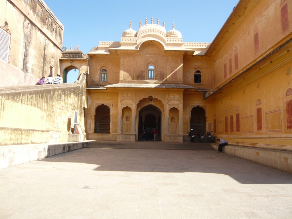 Exploring Nahargarh Fort : Jaipur, India (Mar'11) 12