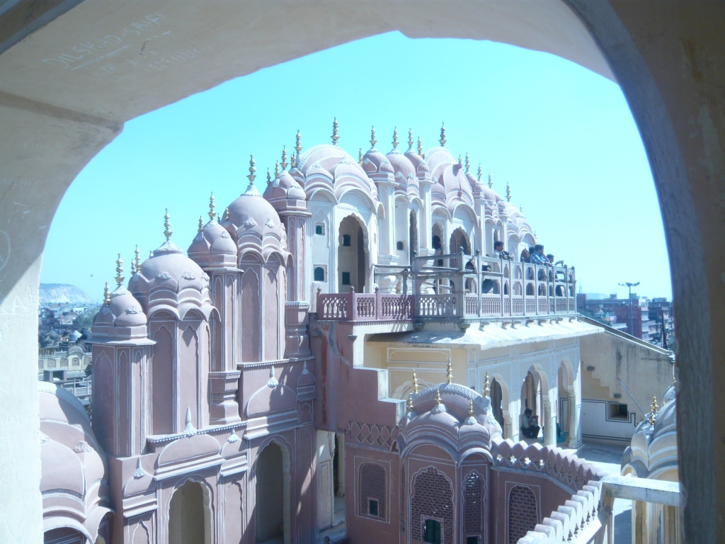 Exploring Hawa Mahal : Jaipur, India (Mar'11) 10