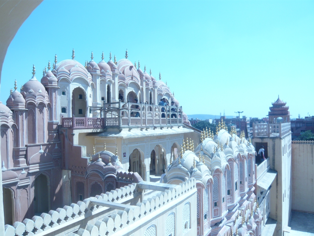 Exploring Hawa Mahal : Jaipur, India (Mar'11) 11