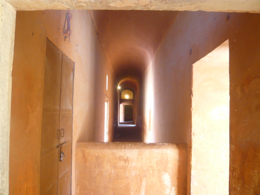 Exploring Jaigarh Fort : Jaipur, India (Mar'11) 22