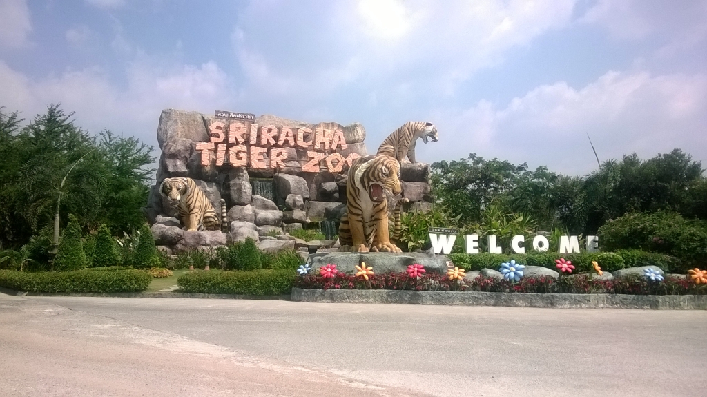 Exploring Sriracha Zoo : Sriracha, Thailand (Mar'14) 8