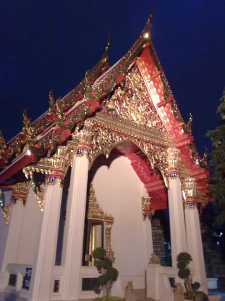 Pay Respect At Wat Pho Temple : Bangkok, Thailand (Jan'09) 9