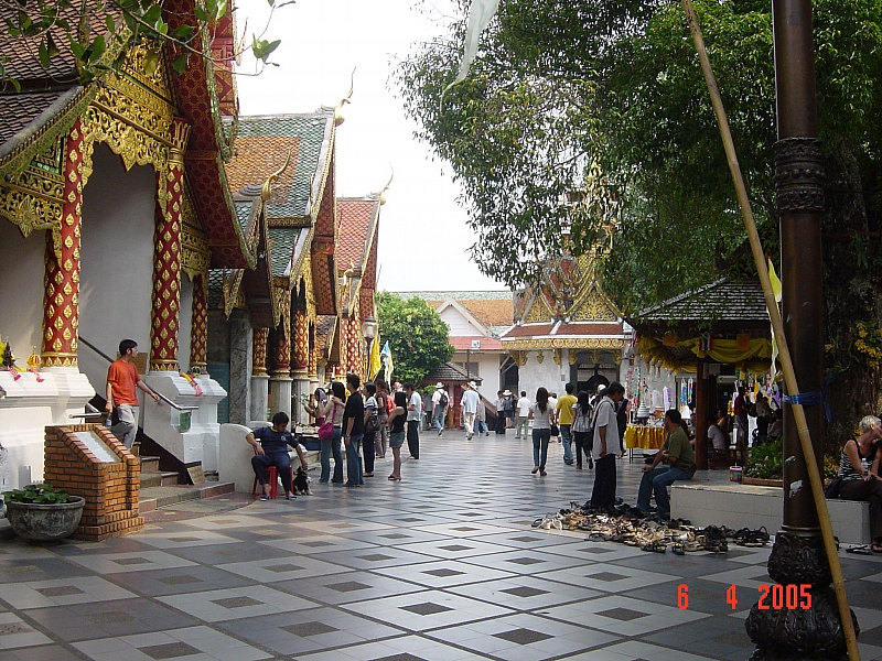 Explore Doi Suthep Temple : Chiang Mai, Thailand (Apr'05) 7