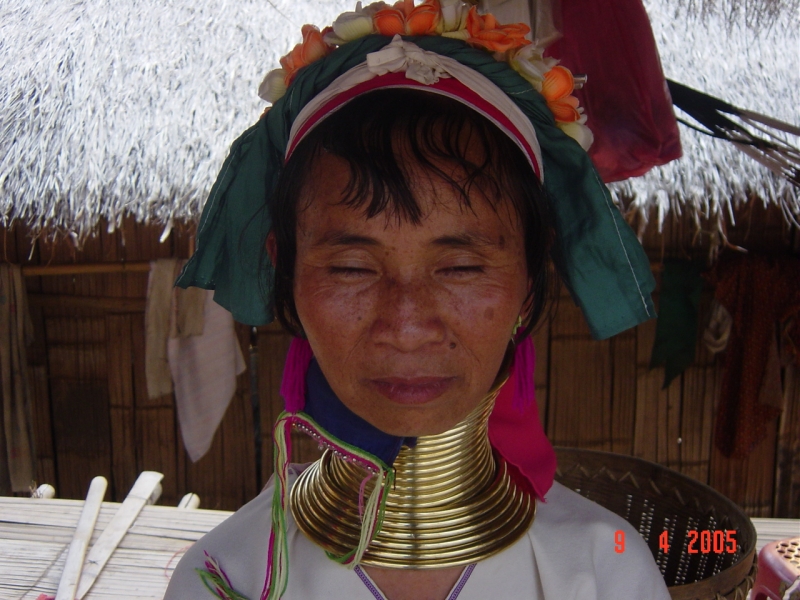 Exploring Long Neck Karen Village : Mae Hong Son, Thailand (Apr'05) 11