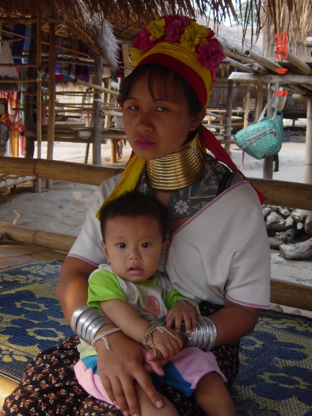 Exploring Long Neck Karen Village : Mae Hong Son, Thailand (Apr'05) 13