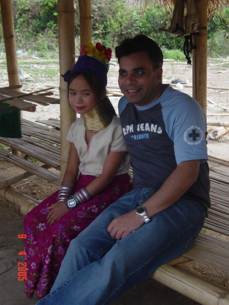Exploring Long Neck Karen Village : Mae Hong Son, Thailand (Apr'05) 3