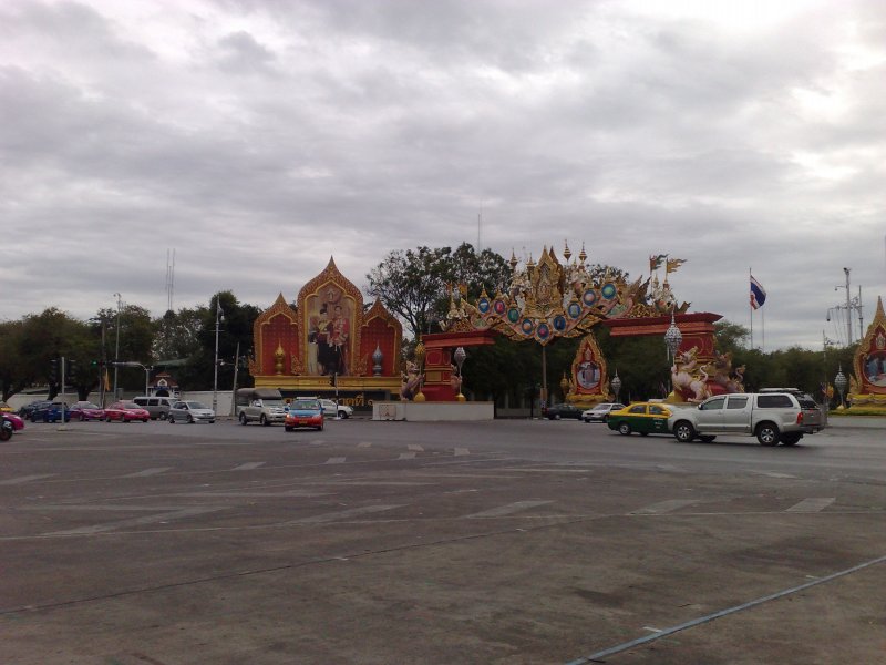 Walking Around Thai Parliament : Bangkok, Thailand (Jan'09) 12