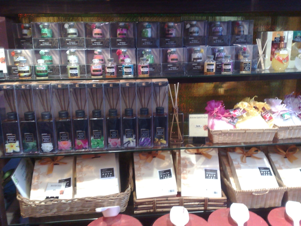 Exploring Chiang Mai City and Night Market : Thailand (Oct'11) 19