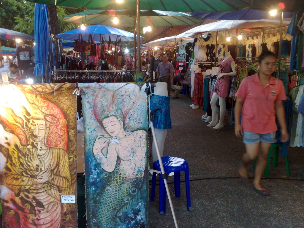 Exploring Chiang Mai City and Night Market : Thailand (Oct'11) 15