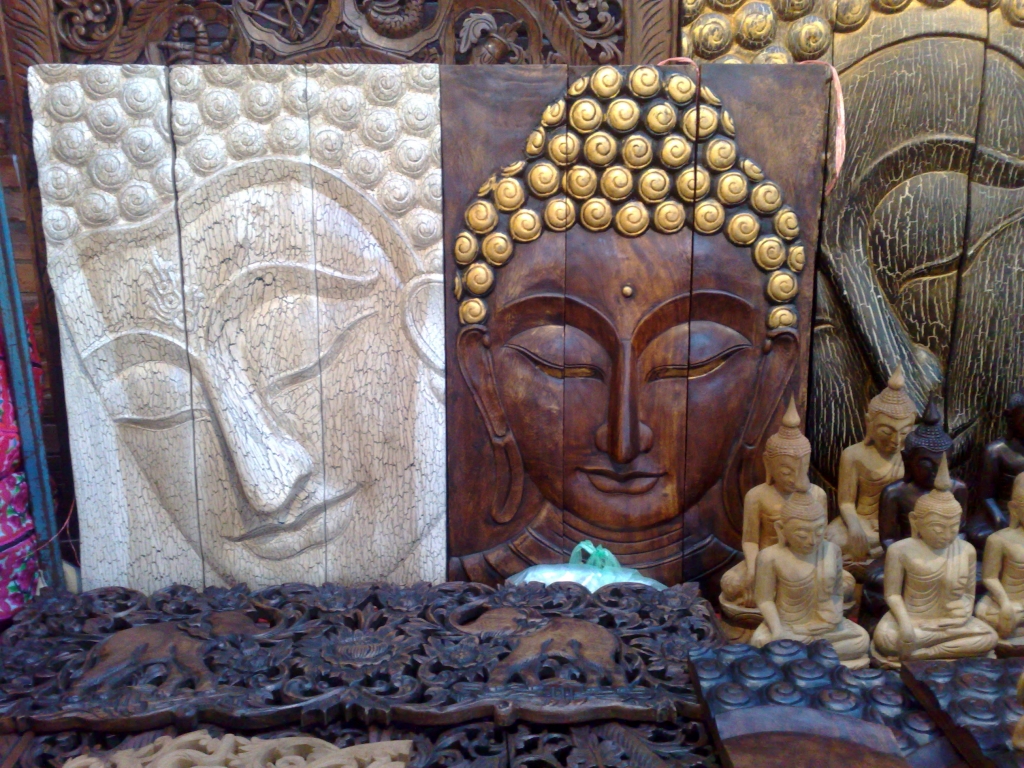 Exploring Chiang Mai City and Night Market : Thailand (Oct'11) 24
