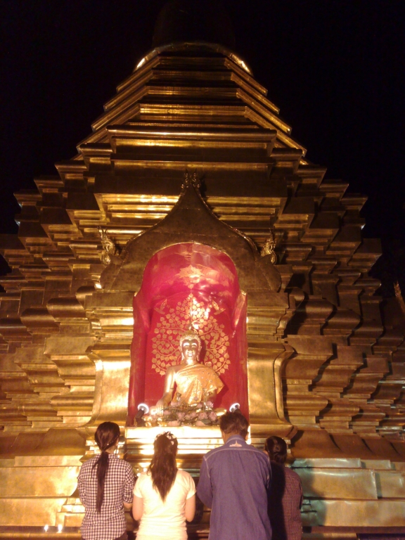 Exploring Chiang Mai City and Night Market : Thailand (Oct'11) 30