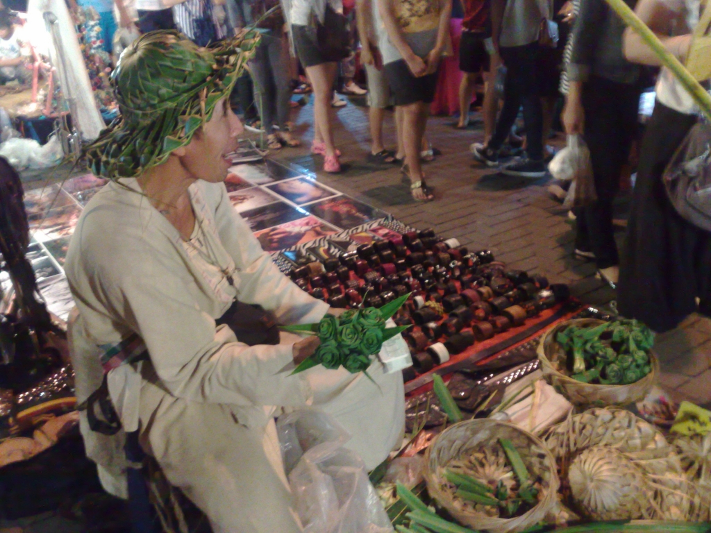Exploring Chiang Mai City and Night Market : Thailand (Oct'11) 31