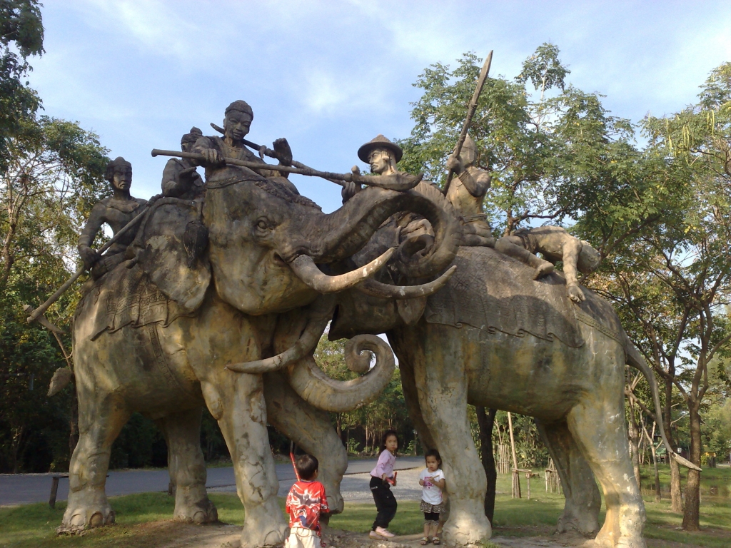 Exploring Siam Ancient City : Bangkok, Thailand (Jun'08) 17
