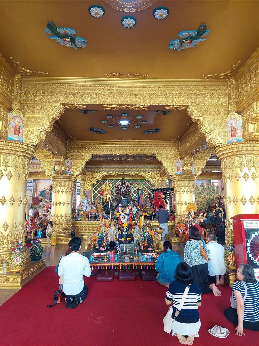 Paying Respect At Shiva Temple (Ramintra Soi 71) : Bangkok (Jan'26) 4