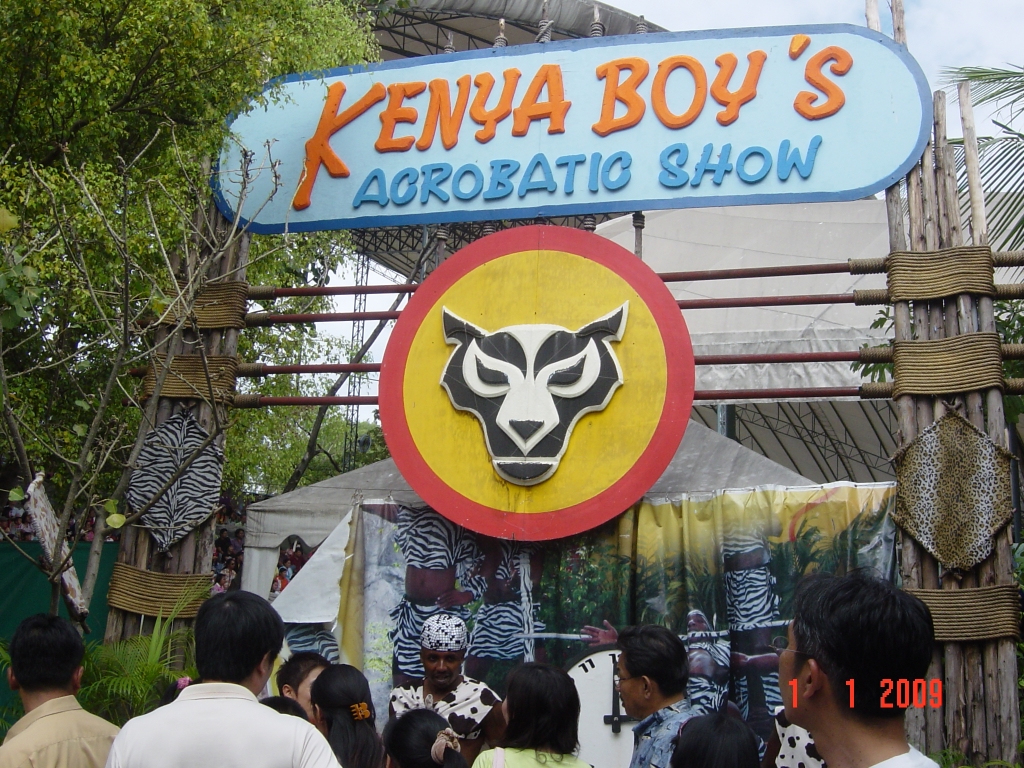 Exploring Dusit Zoo : Bangkok, Thailand (Jan'09) 10