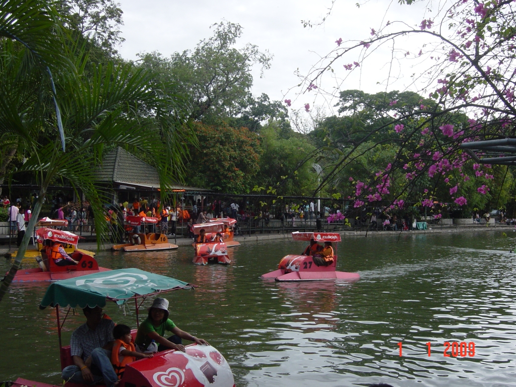 Exploring Dusit Zoo : Bangkok, Thailand (Jan'09) 17