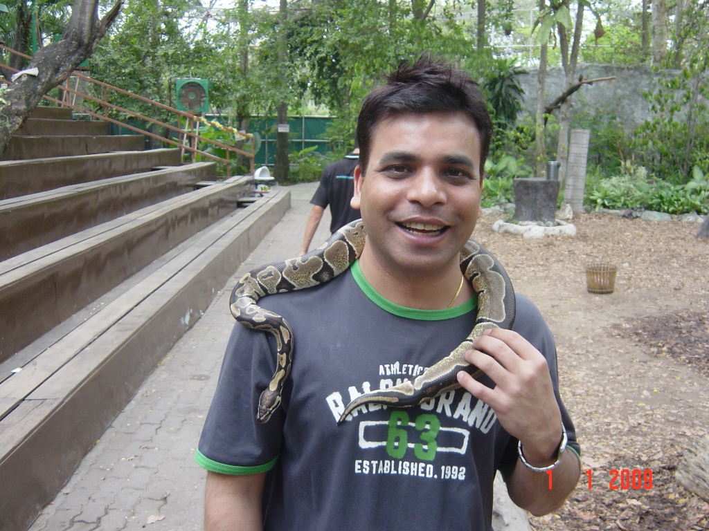 Exploring Dusit Zoo : Bangkok, Thailand (Jan'09) 1