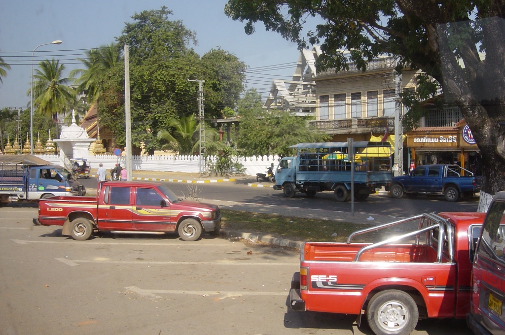 Exploring Vientiane : Laos (Dec'04) 5