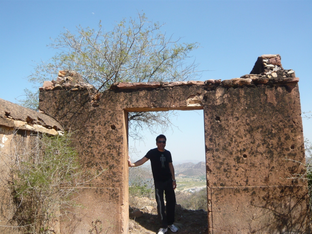Exploring Nahargarh Fort : Jaipur, India (Mar'11) 4
