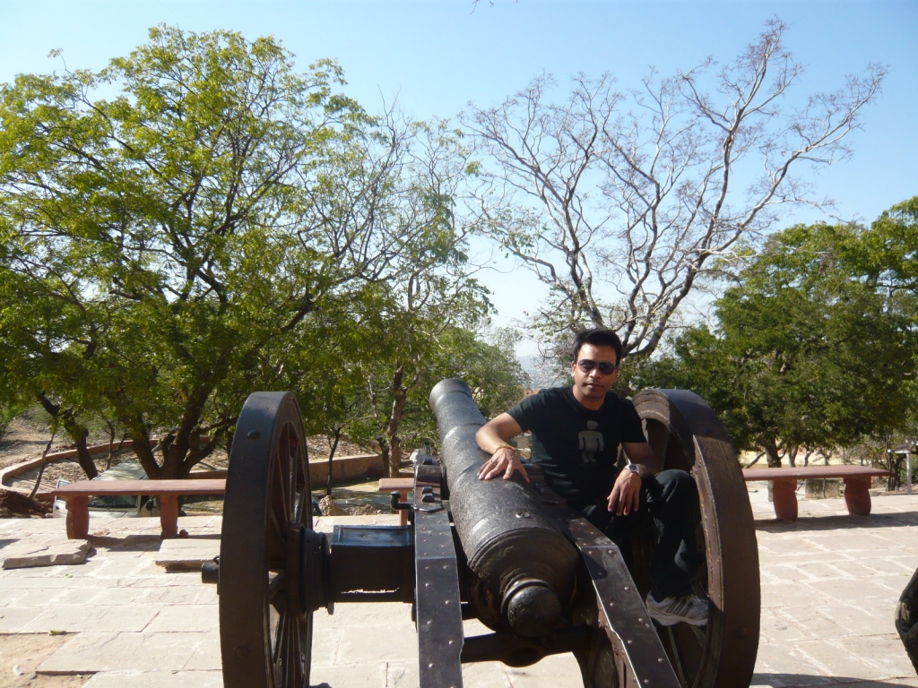 Exploring Nahargarh Fort : Jaipur, India (Mar'11) 2
