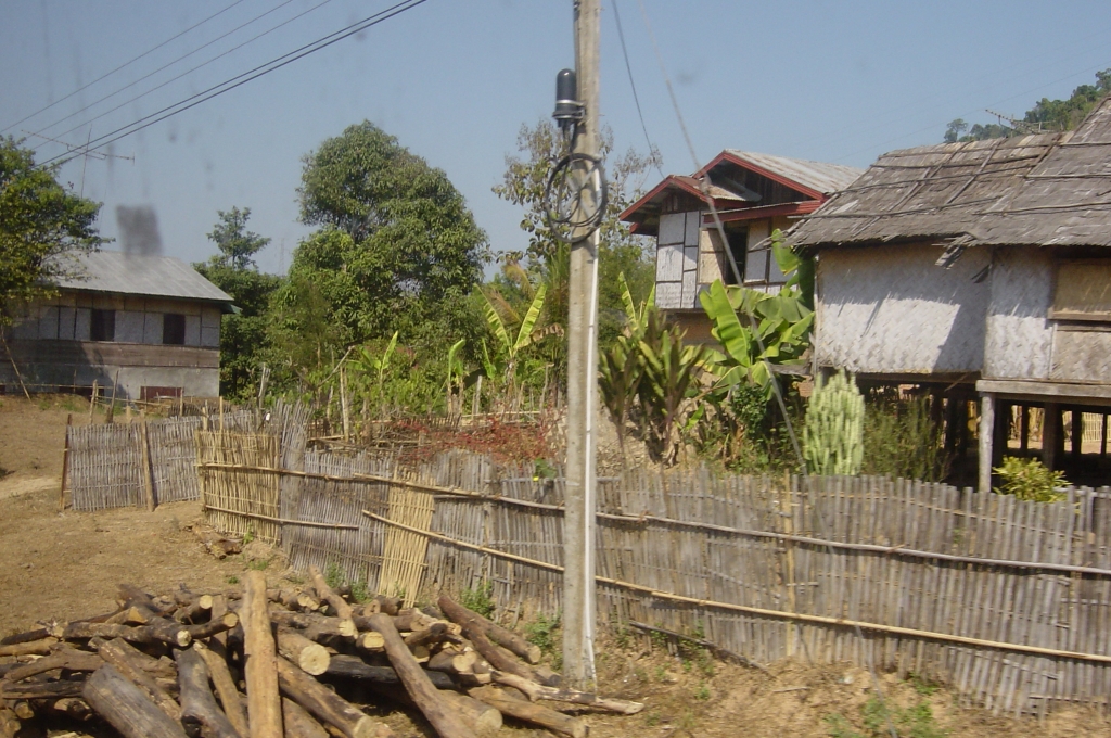 Day 1 - I fall in Love With Vang Vieng : Laos (Dec'04) 7