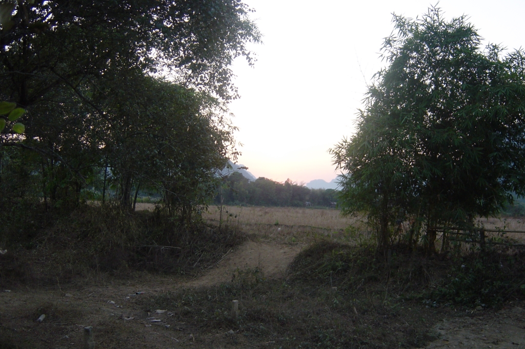 Day 1 - I fall in Love With Vang Vieng : Laos (Dec'04) 25