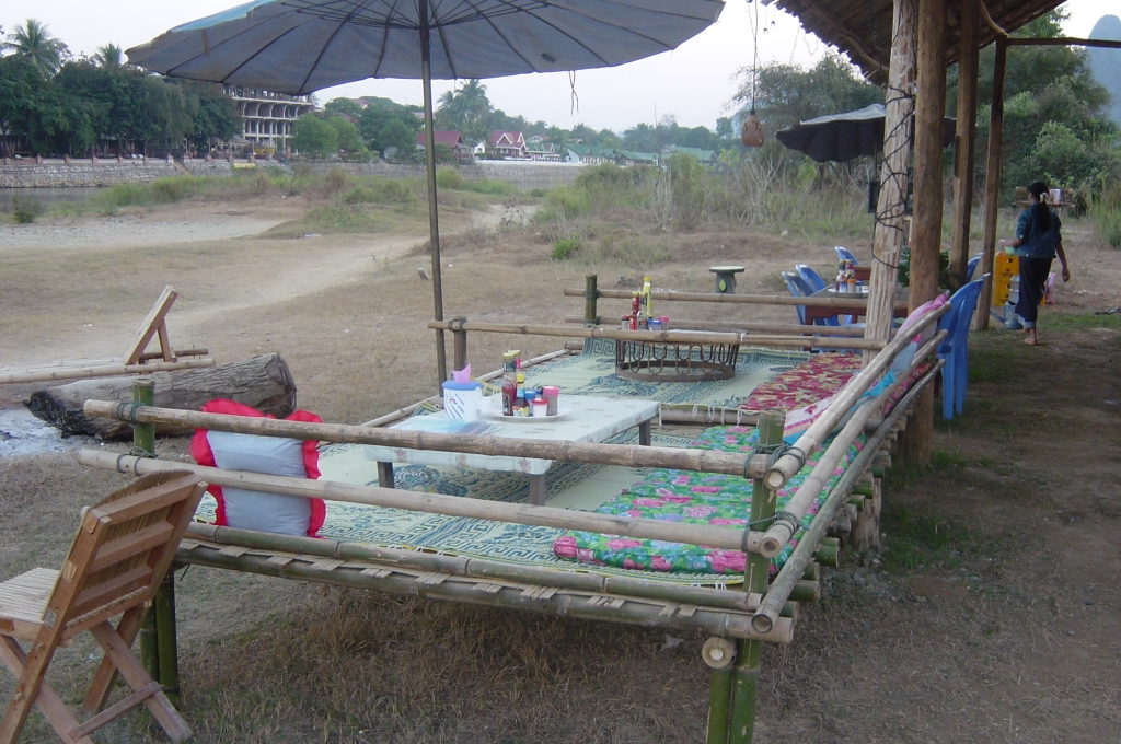 Exploring Vang Vieng : Laos (Dec'04) 26