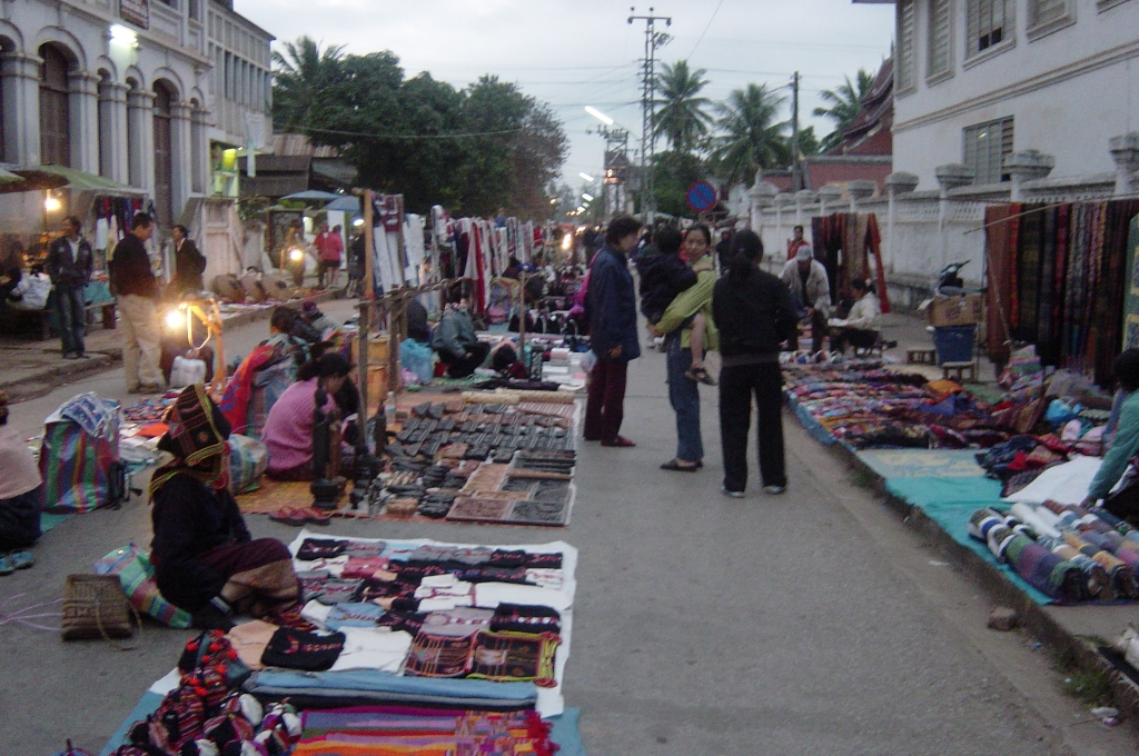 Day 2 - Celebrated New Year in Luang Prabang : Laos (Dec'04) 16