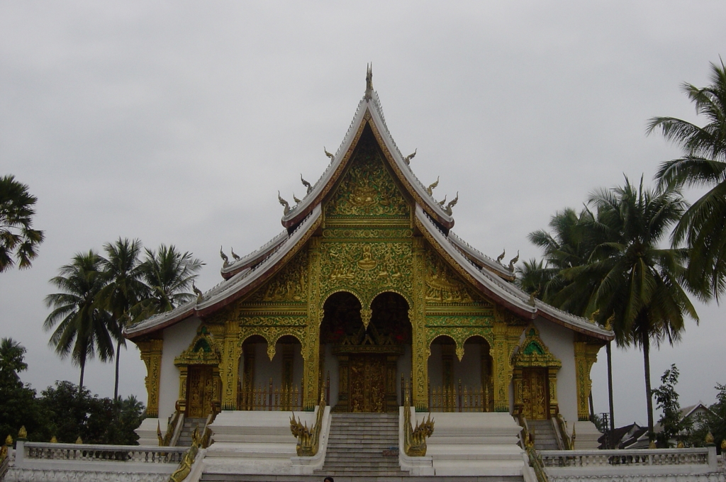 Exploring Luang Prabang : Laos (Dec'04) 28
