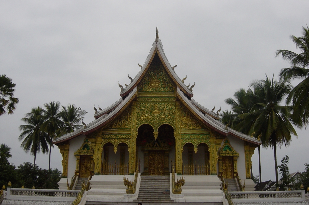 Day 2 - Celebrated New Year in Luang Prabang : Laos (Dec'04) 27