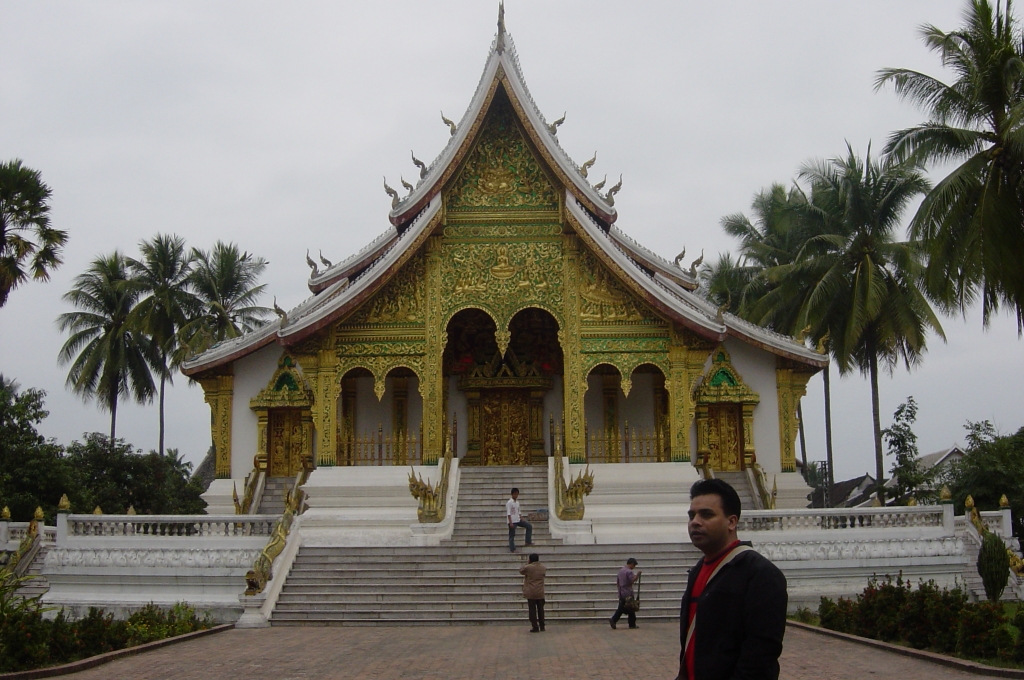 Exploring Luang Prabang : Laos (Dec'04) 6