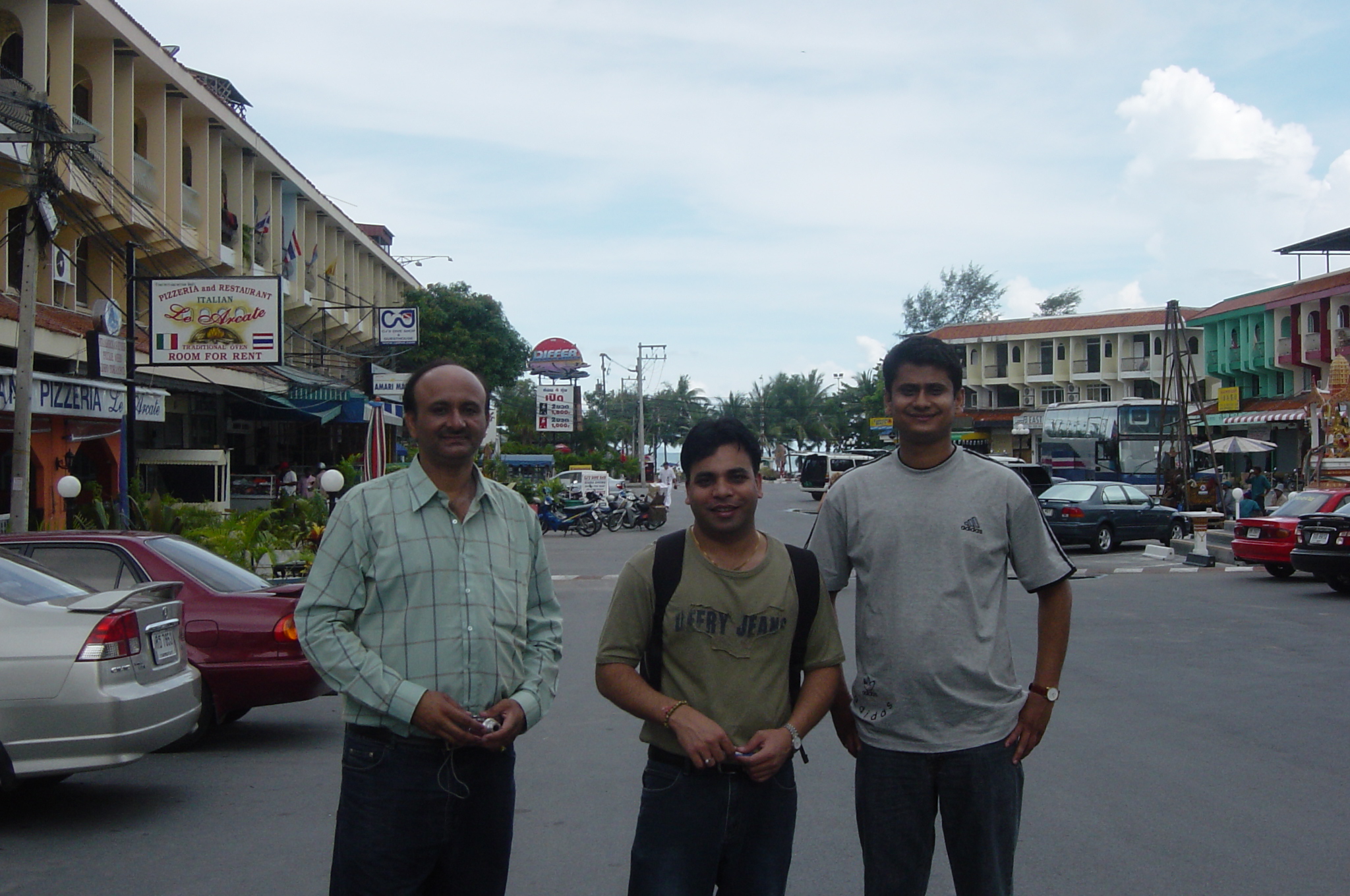 Exploring Pattaya : Thailand (Oct'05) 16