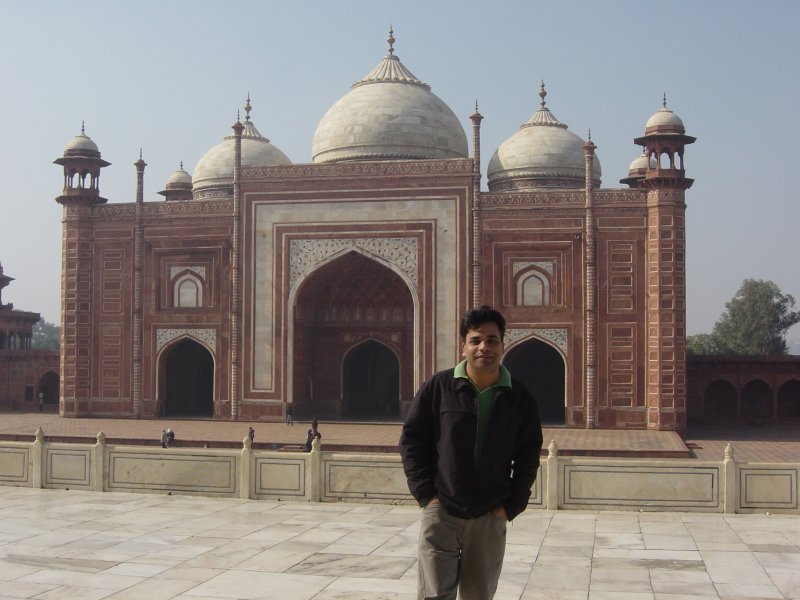 Exploring Taj Mahal : Agra, India (Dec'06) 6