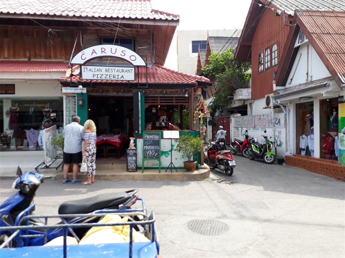 Exploring Hua Hin & Night Market : Thailand (May'17) 7