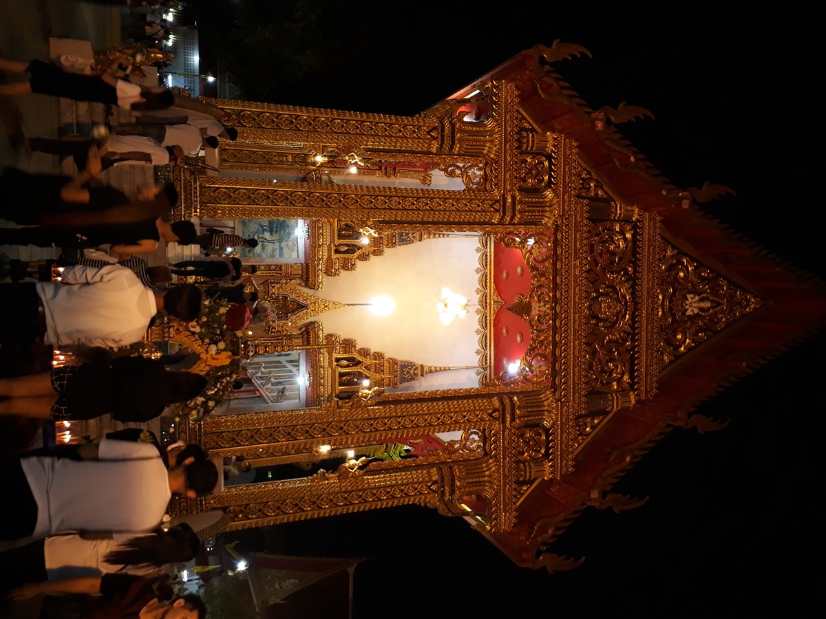 Exploring Wat Thepleela Temple, Bangkok : Thailand (May'17) 10