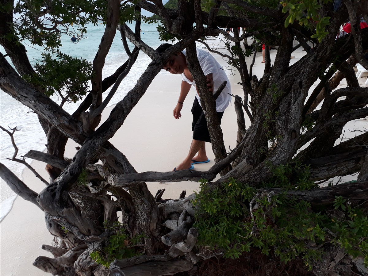 Exploring Koh Larn Island by Motorbike : Pattaya, Thailand (Sep’17) 32