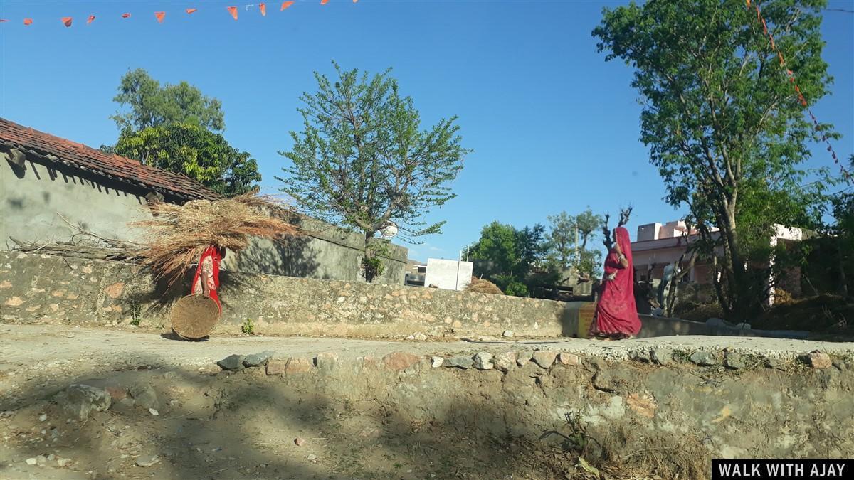 Day 8 - Remembering the History at Kumbhalgarh Fort : India (Apr’19) 54 Driving from Mount Abu to Kumbhalgarh Fort and local are working