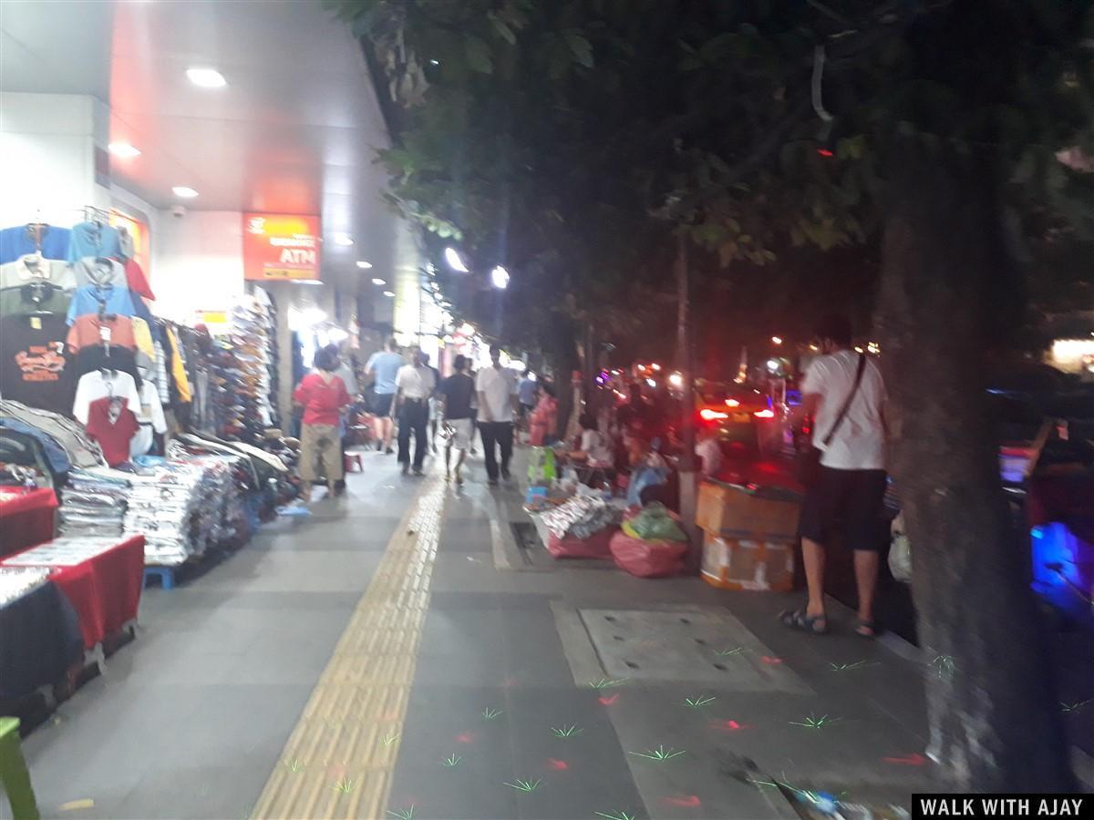 Around Nana Soi 3, late night market area for late night shopping 