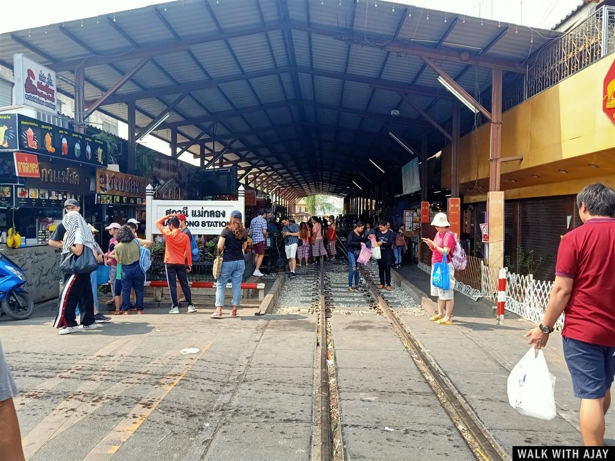 Local people's daily routine at Maeklong Railway Market!