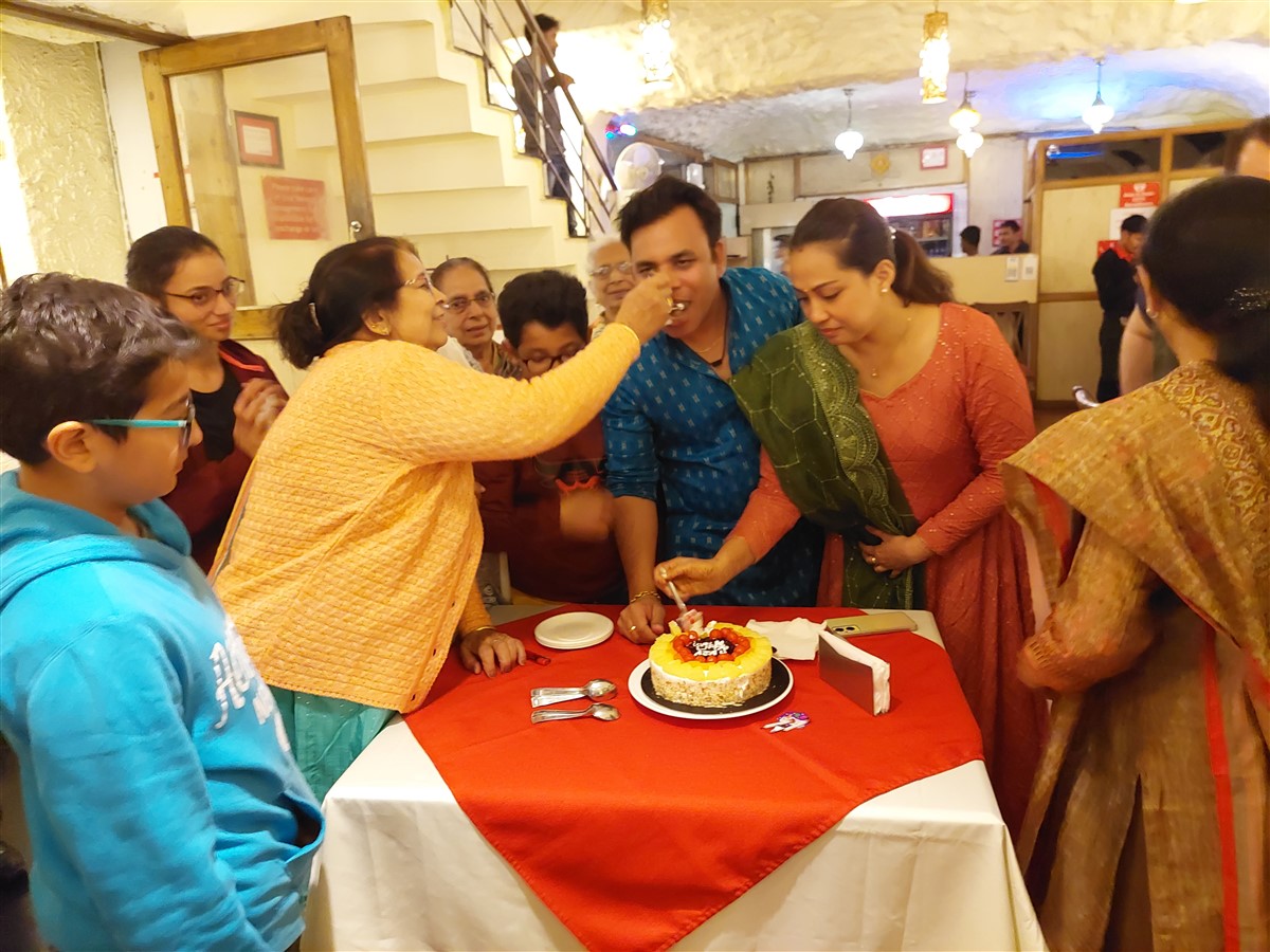 Celebrating My Birthday Dinner Party In Dehradun : India (Nov’22) – Day 15 159
