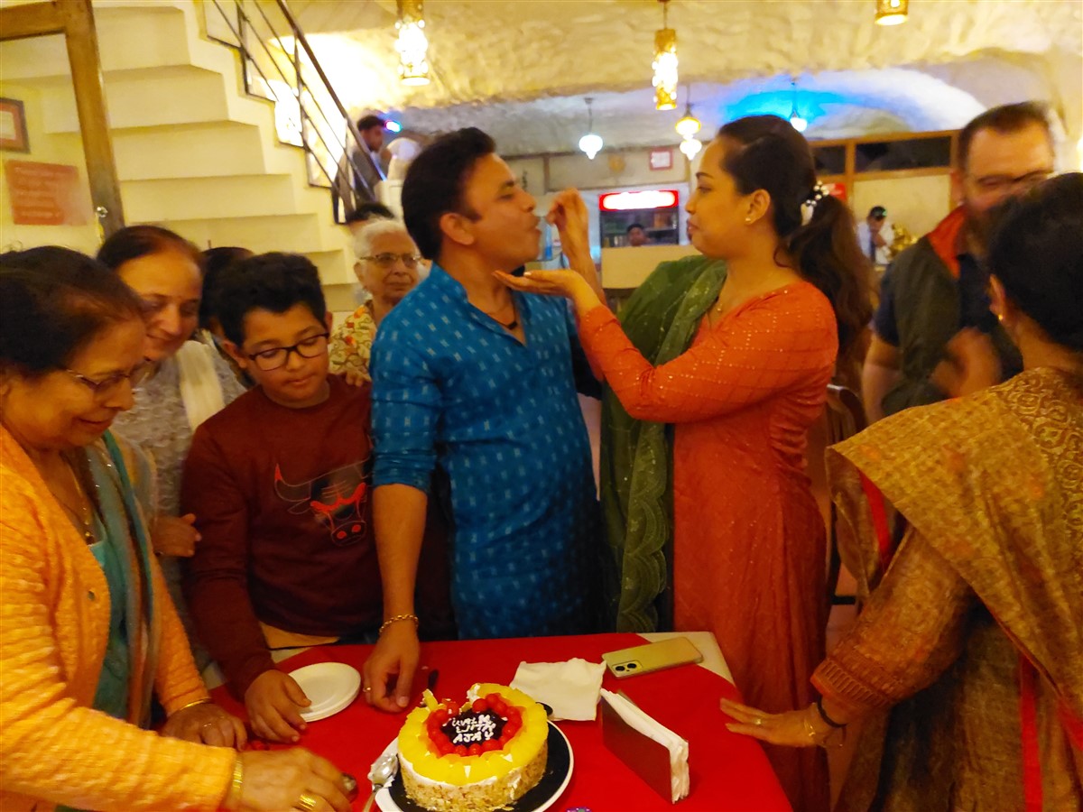 Celebrating My Birthday Dinner Party In Dehradun : India (Nov’22) – Day 15 9