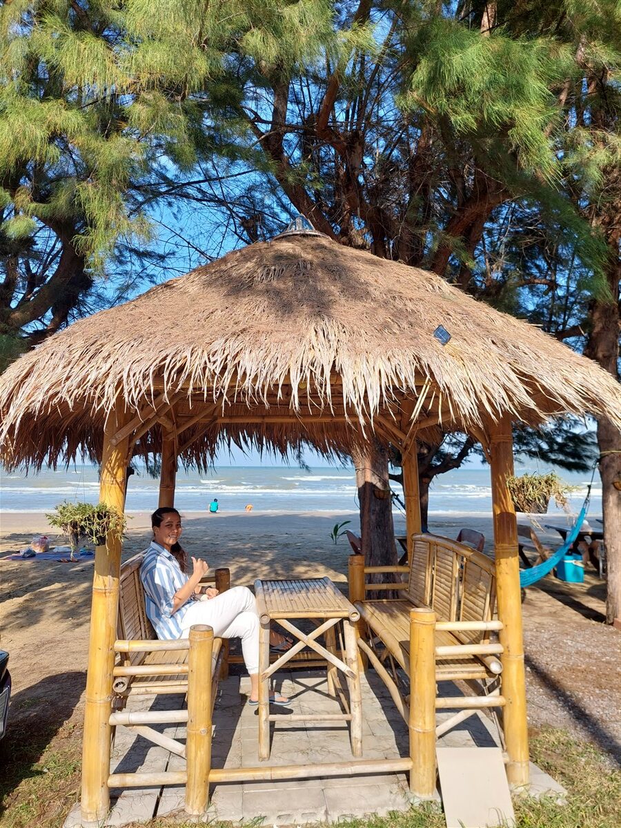 First Day Lunch & Stay Near Sam Roi Yot Beach : Thailand (Dec'22) - Day 1 9