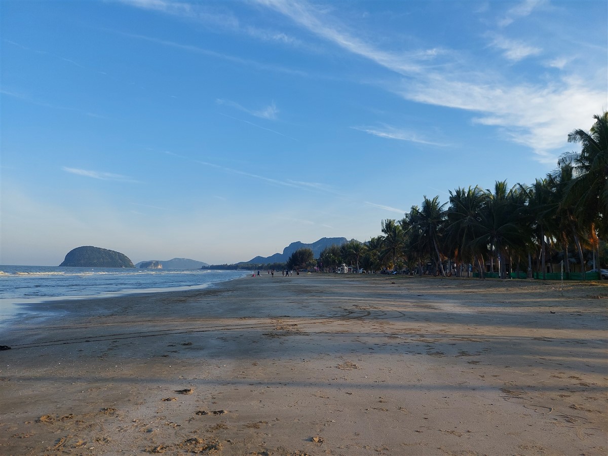 First Day Lunch & Stay Near Sam Roi Yot Beach : Thailand (Dec'22) - Day 1 131